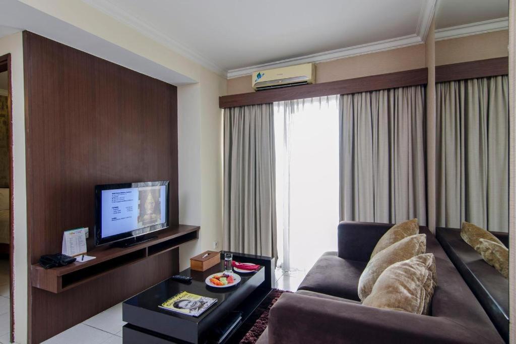 Great Western Hotel & Resort Serpong - Tangerang Exterior foto