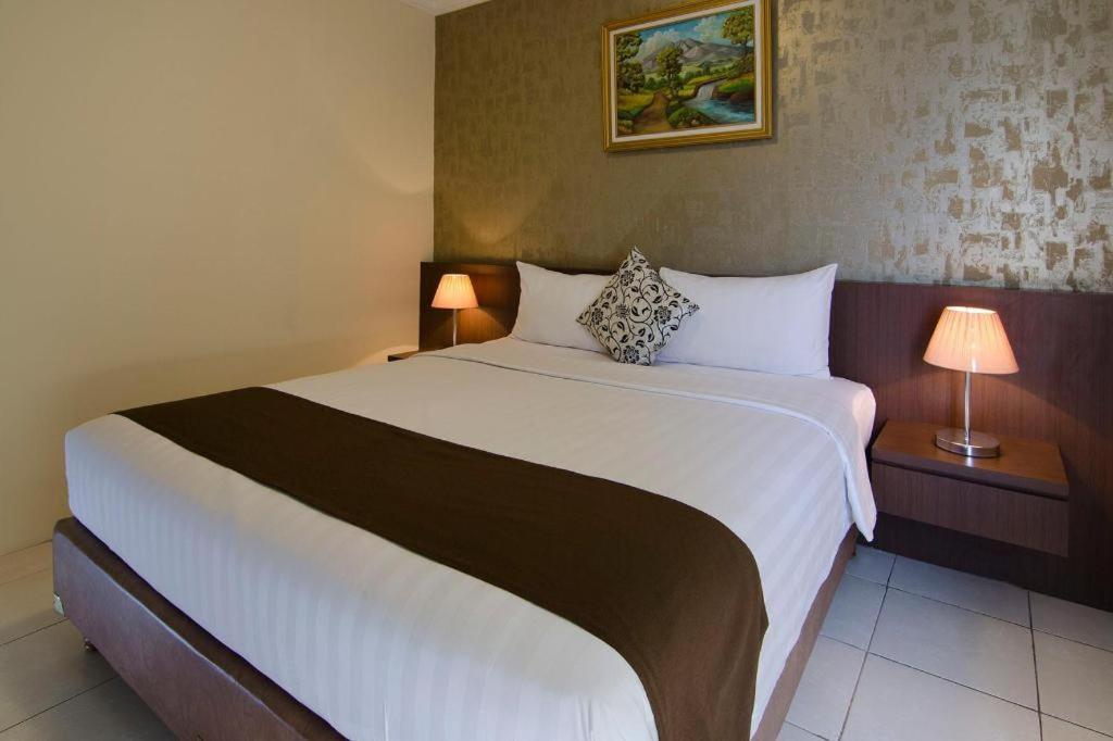 Great Western Hotel & Resort Serpong - Tangerang Exterior foto